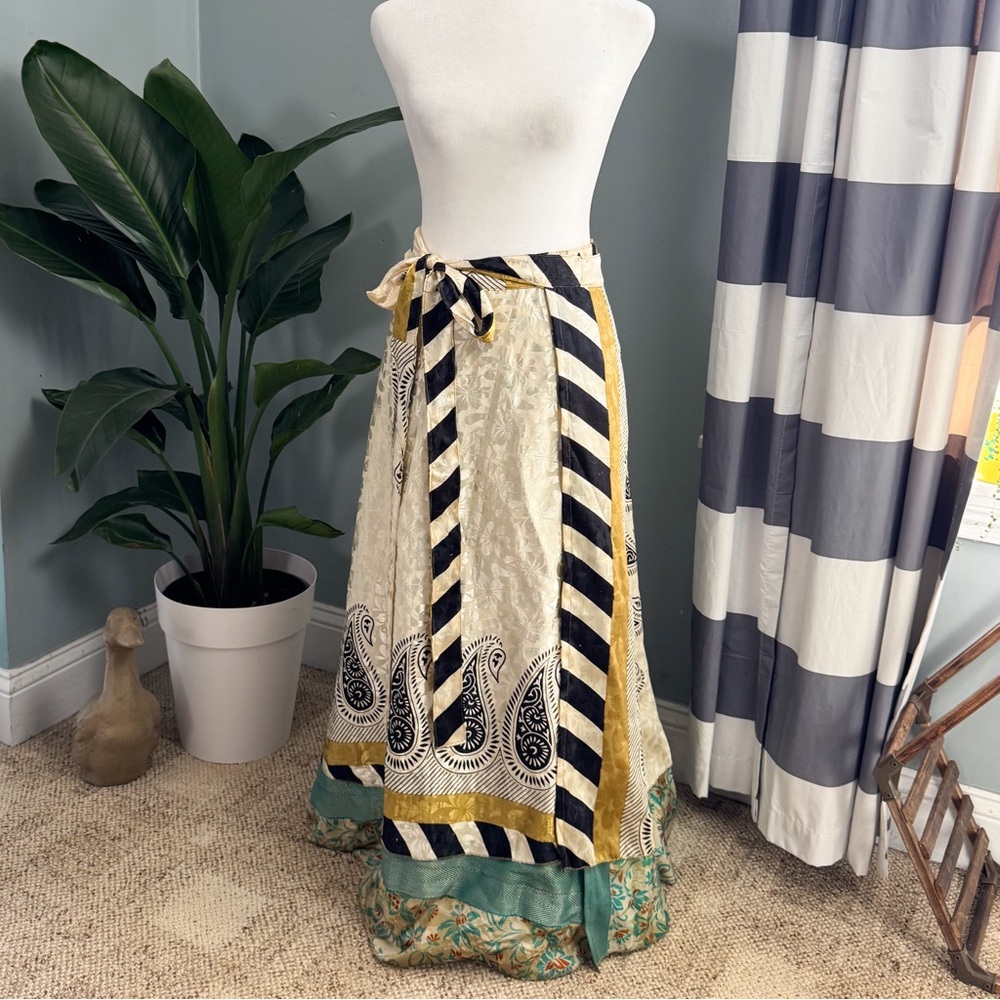 Reversible Sari Wrap Skirt Boho Patchwork Festiva… - image 2